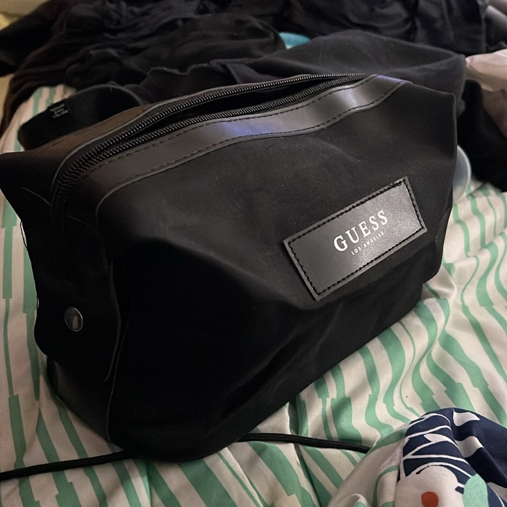 GUESS Black Travel Accessory Bag - Picture 4 of 5